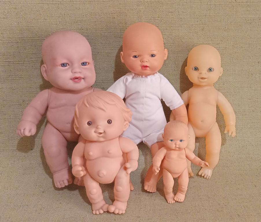 Игрушки ( Куклы / Пупсы ) -  5 штук