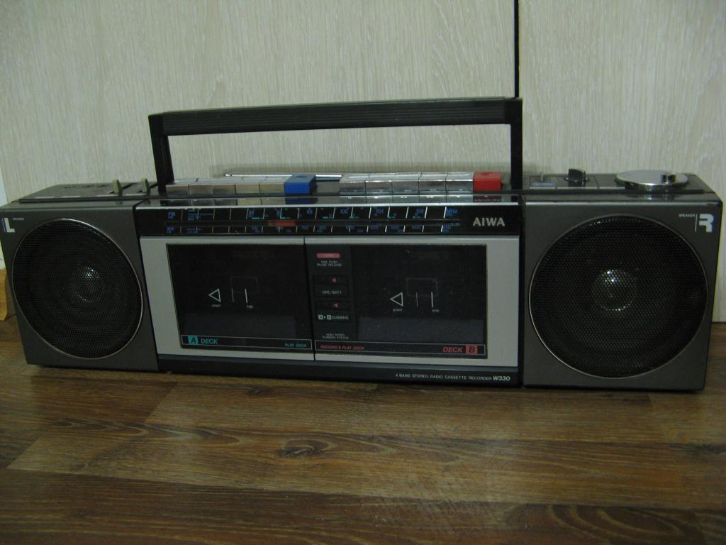 Двухкассетный магнитофн AIWA - W330Z