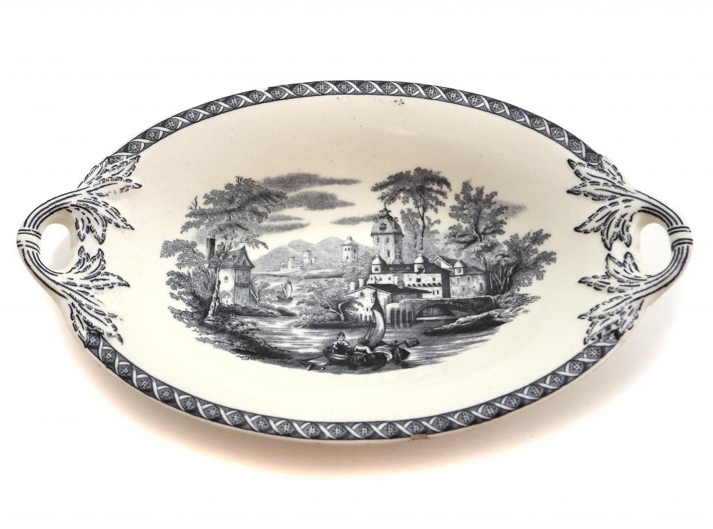 Фарфоровая (керамическая) ваза с ручками. Wedgwood