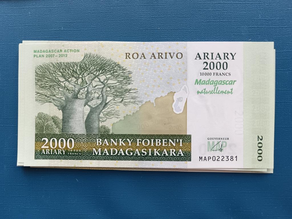 Мадагаскар 2000 ариари 2007 год Пресс альбом 4