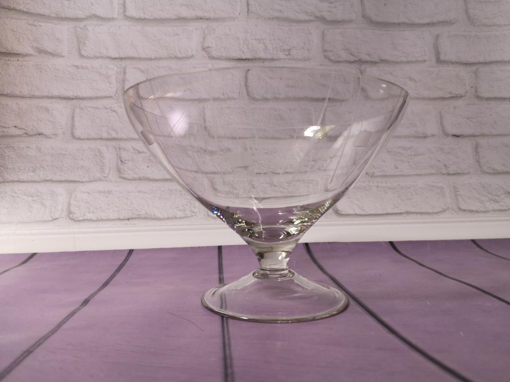 ВАЗА на ножке тонкое стекло 60-е годы СССР