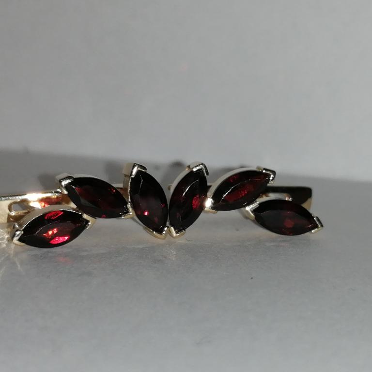 Серьги золото 585 проба  природные Гранаты.