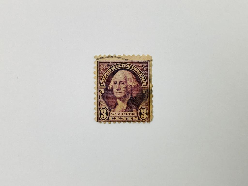 Стандарт. Джордж Вашингтон, первый президент США. Зуб. 11x10. США. 1932. Sc: US 720; Mi: 350A. Гаш