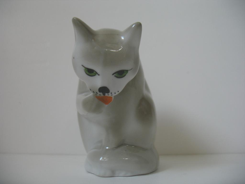Кошка Кот Котенок Красный фарфорист Чудово
