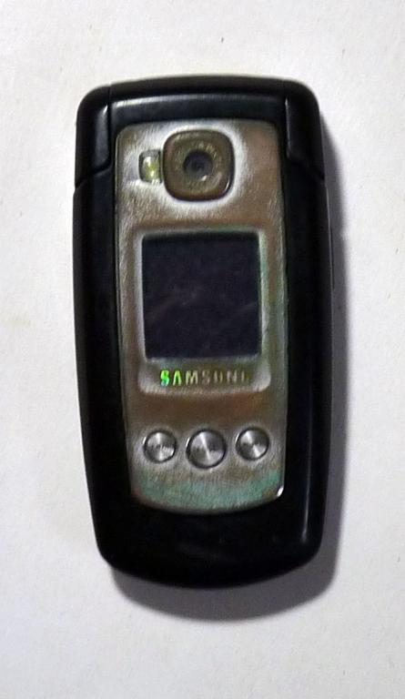 Телефон сотовый Samsung SGH-E770 нерабочий неисправный