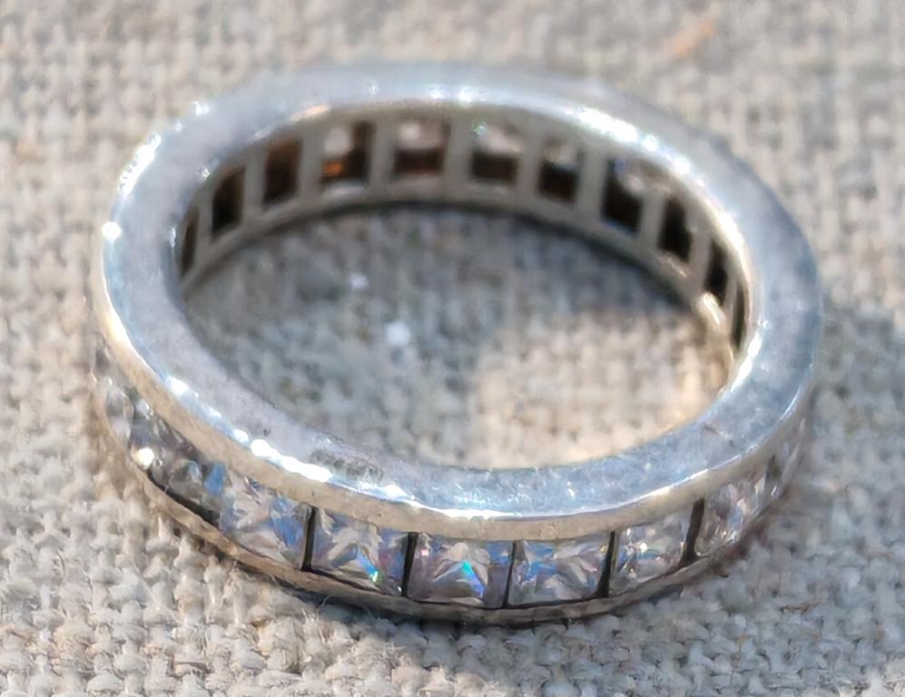 Серебряное кольцо - камни фианиты, серебро 5,48 гр., клеймо 925, состояние !