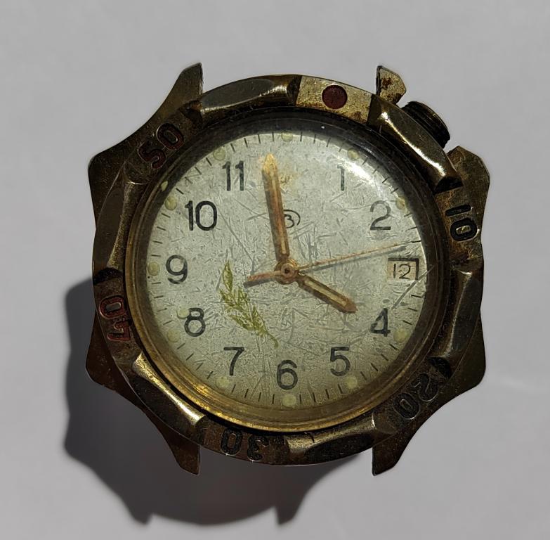 часы Командирские Восток водонепроницаемые не работают