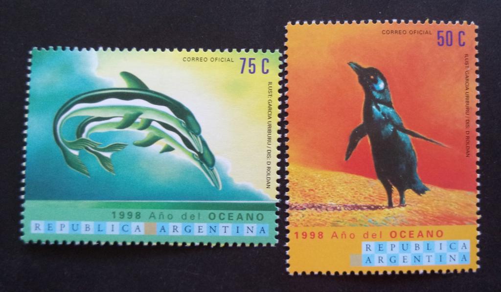Аргентина 1998  г.  Год Океана , Дельфин , Пингвин  2м. **  Л.35