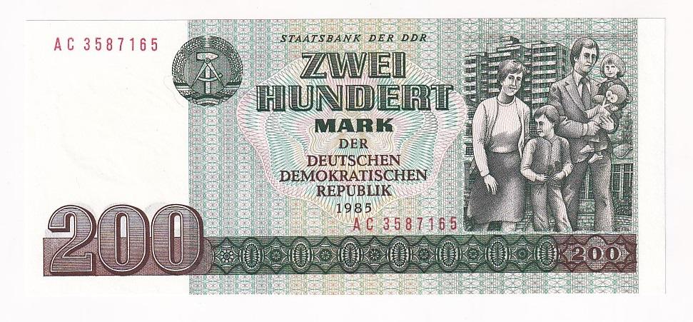 ГДР Банкнота 200 марок 1985 год UNC (39420)