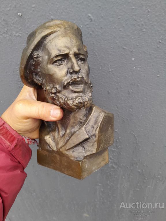 бюст фидель кастро.шпиатр.22см. лидер.диктатор