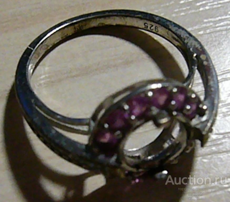 Серебряное кольцо со вставками. 925 пр.