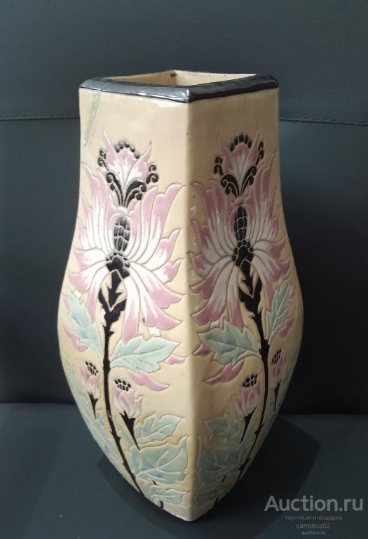 Керамическая  ваза "Цветок Лотоса". Вьетнам "DONACO". 1960-е. Высота 27 см.