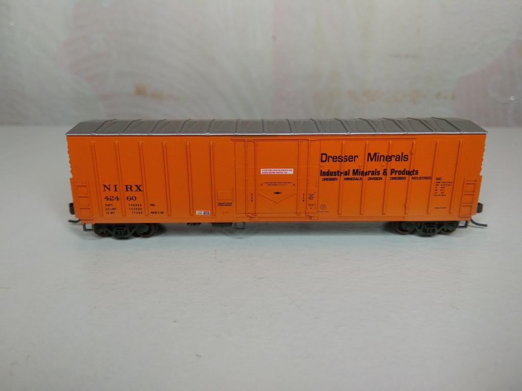 9мм.(N) Athearn 50 футовый крытый вагон NACC Dresser фабрично состарен