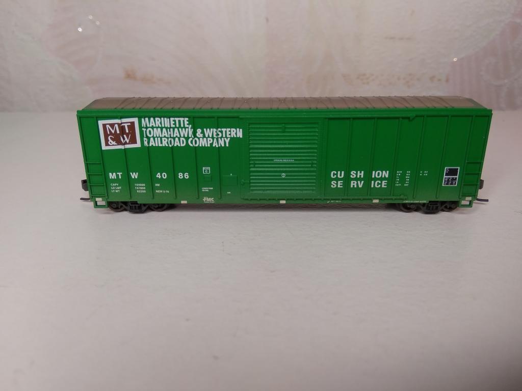 9мм.(N) Athearn 50 футовый крытый вагон FMC MT&W фабрично состарен