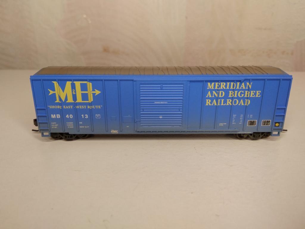 9мм.(N) Athearn 50 футовый крытый вагон FMC M&B фабрично состарен
