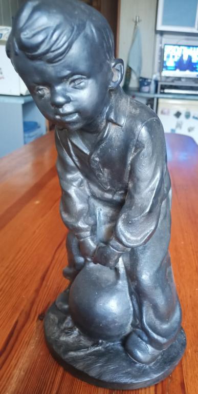чугунная статуэтка Малыш с гирей, Касли, 1987 год