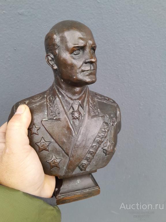 бюст конев .маршал. редкость.23 см. соцреализм агитация