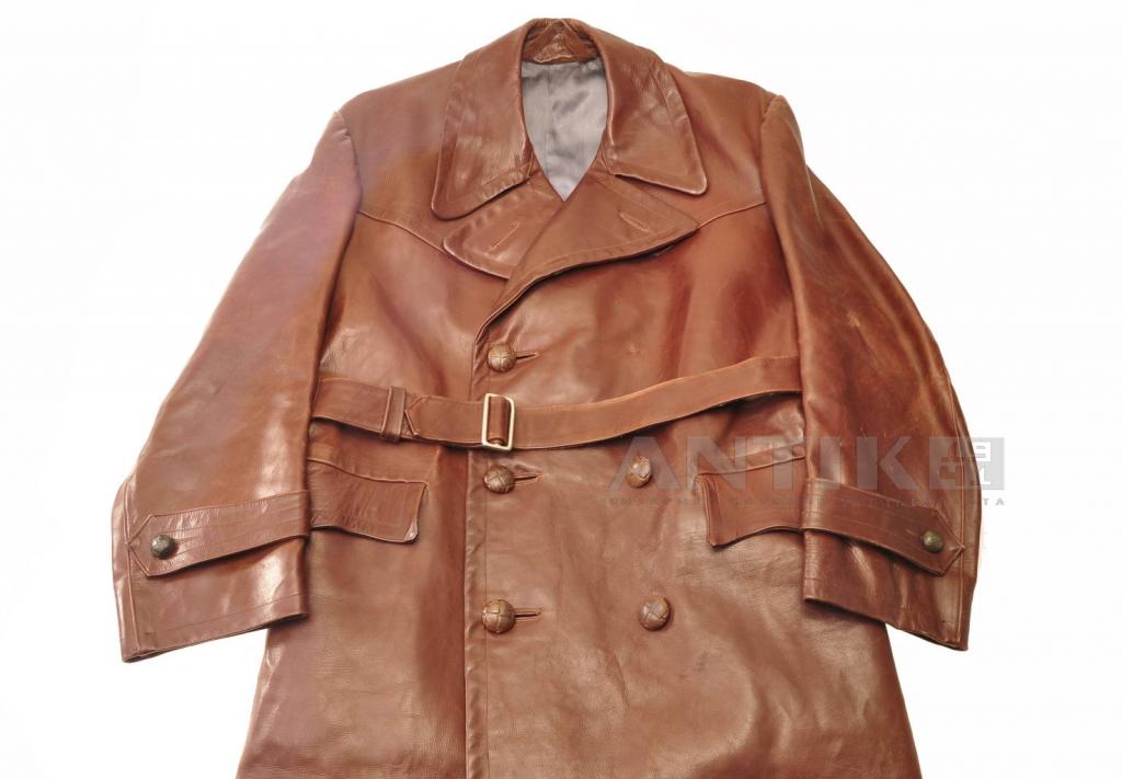 Трофейный кожаный плащ 40-ые годы