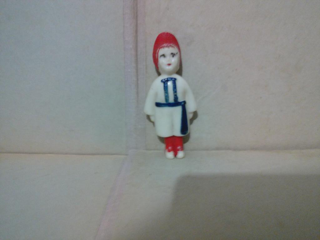 Игрушка.Фигурка.Украинец..Дружба Народов.ФХИ.Колкий пластик.СССР