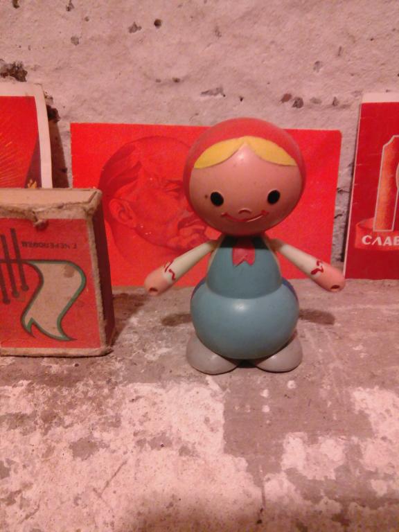 Игрушка.Фигурка.Доярка.Профессии.ФХИ.Колкий пластик.СССР