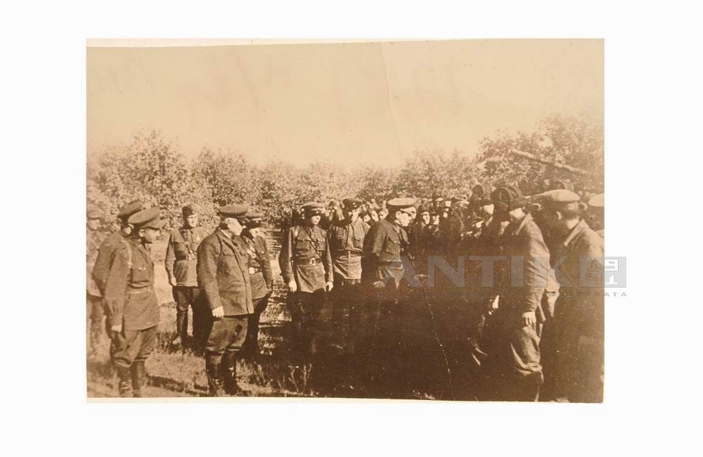 Старое фото с Хрущевым и другими офицерами. ВОВ