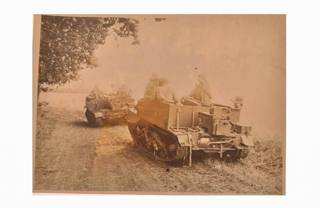 Снимок 1943 года, Бронетранспортер Universal Carrier, ленд-лиз