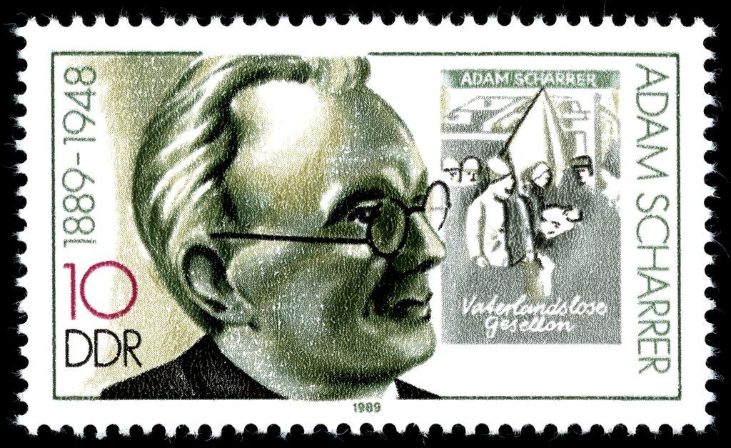 (1989-014) Марка Германия (ГДР) "Адам Шаррер" Известные личности III 