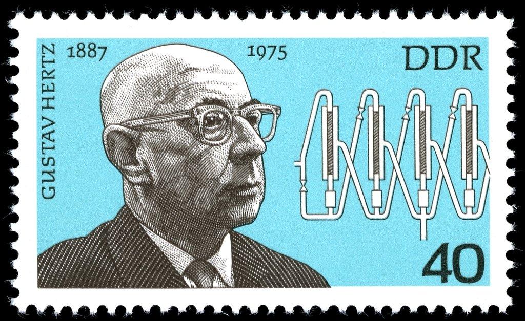 (1977-004) Марка Германия (ГДР) "Густав Герц" Известные личности III O