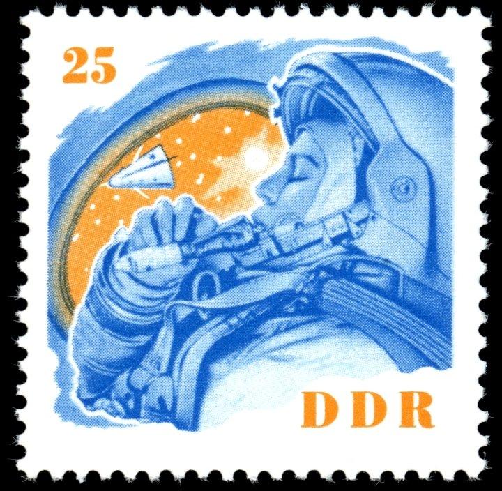 (1963-064) Марка Германия (ГДР) "Терешкова в скафандре" Космонавты II 