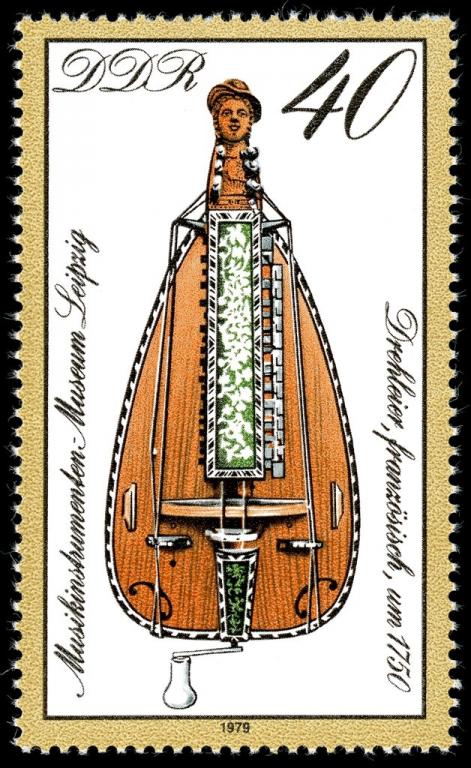 (1979-065) Марка Германия (ГДР) "Шарманка (1750)" Музыкальные инструменты II 
