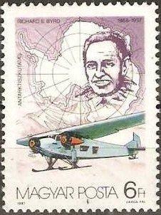 (1987-037) Марка Венгрия "Ричард Бэрд" 75-летие исследования Антарктики II