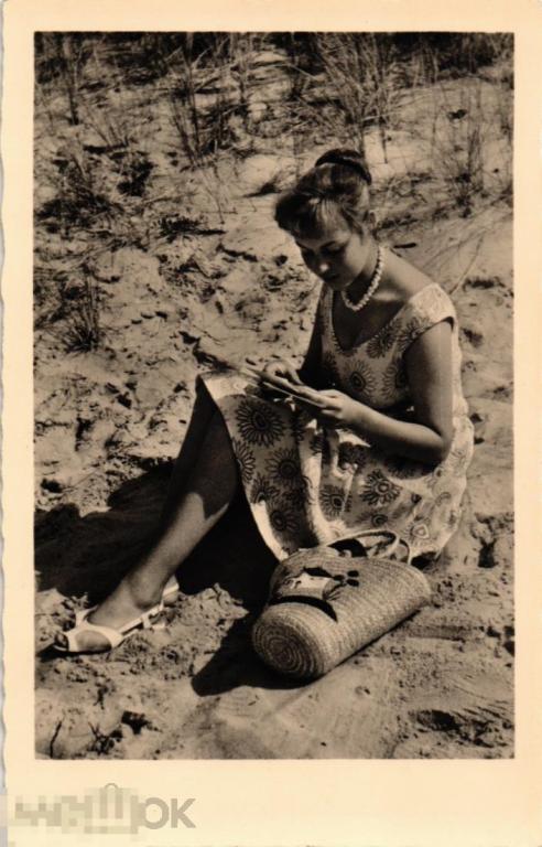 (WG) Германия Девушка на пляже в платье мода винтаж   (2022-27)  чистая