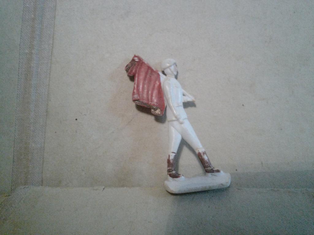 Игрушка.Солдатики.Знаменосец.Колкий..Пластик..СССР