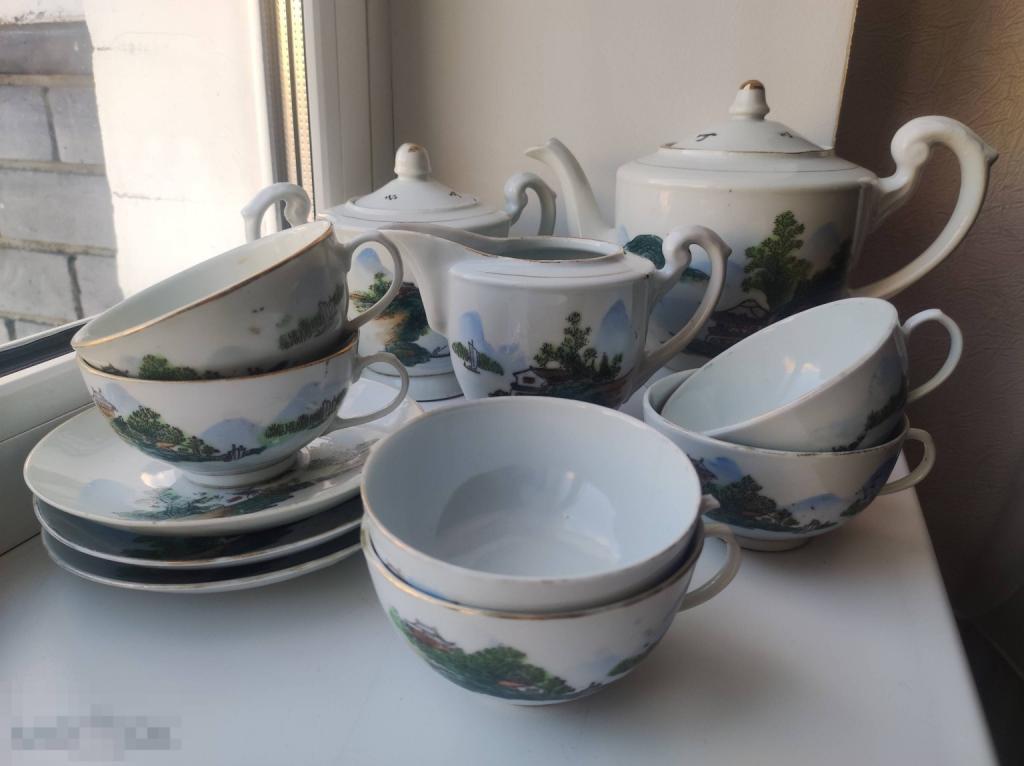 Старинный фарфоровый сервиз. Китай. 50-е годы.