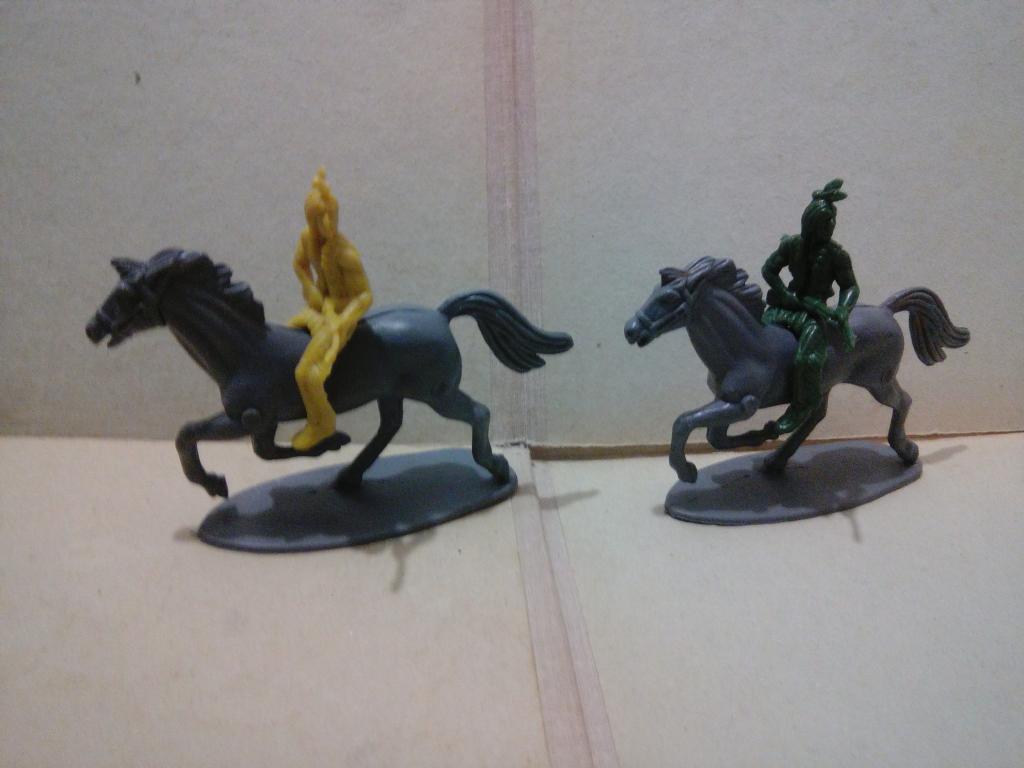 Игрушка.Солдатики. .Индейцы  пластик.СССР