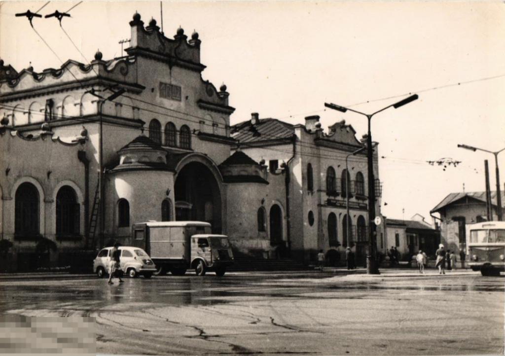 (WG) Польша Люблин железнодорожный вокзал ретро транспорт (2022-217)