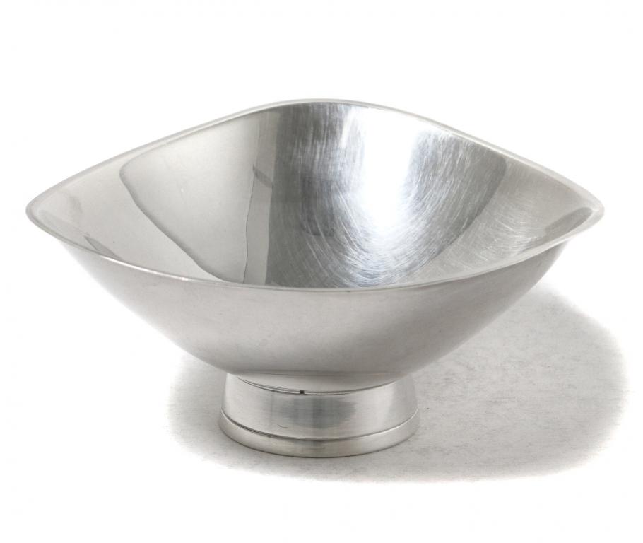 Серебряная дизайнерская ваза. Швеция, 1956 год.