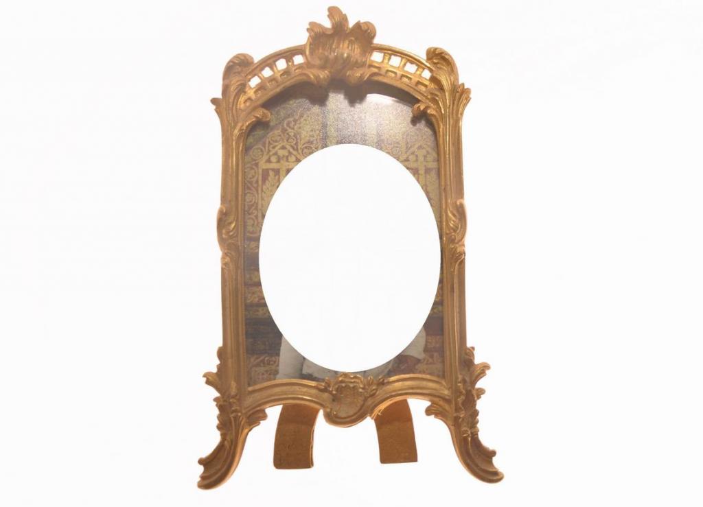 Узорчатая старинная фоторамка из бронзы.