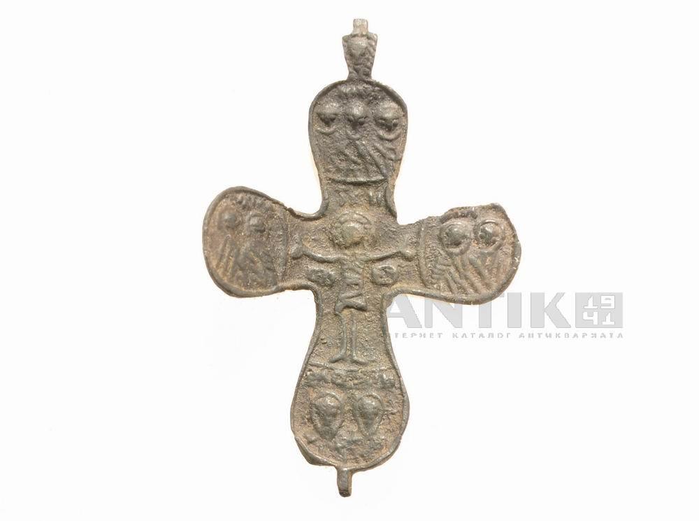 Меднолитой Крест наперсный "Пропеллер". 16 век