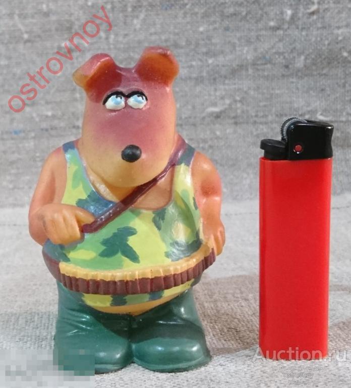 Игрушка резиновая. Пес охотник с ружьем. h=10,5 см. Собака