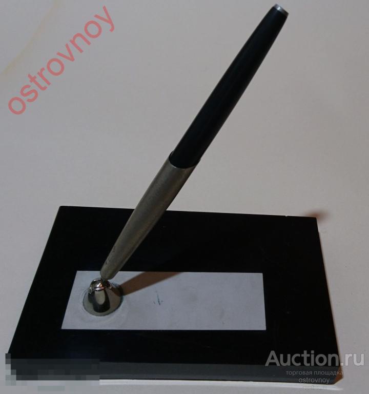 Ручка перьевая на подставке.  Исправна