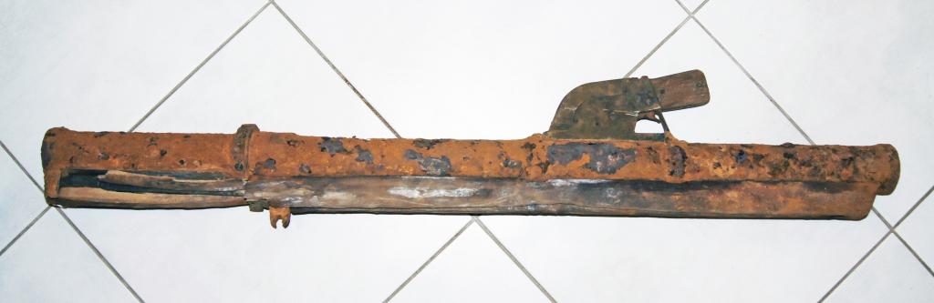 Линеметательное устройство  "ЛУ-1" (Реактивный линемет) - Ржавый, длина 110 см