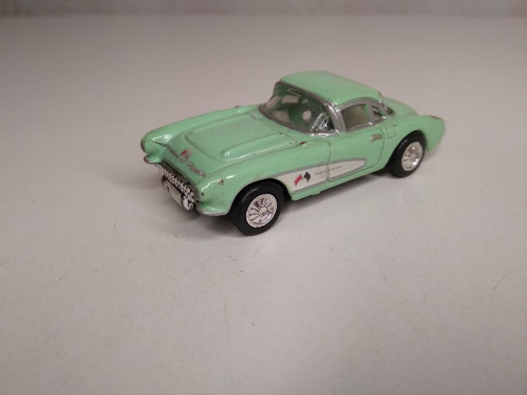 Модель автомобиля 1957 Chevrolet Corvette
