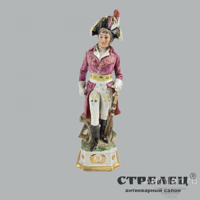Фарфоровая статуэтка «Солдат Наполеона». Европа