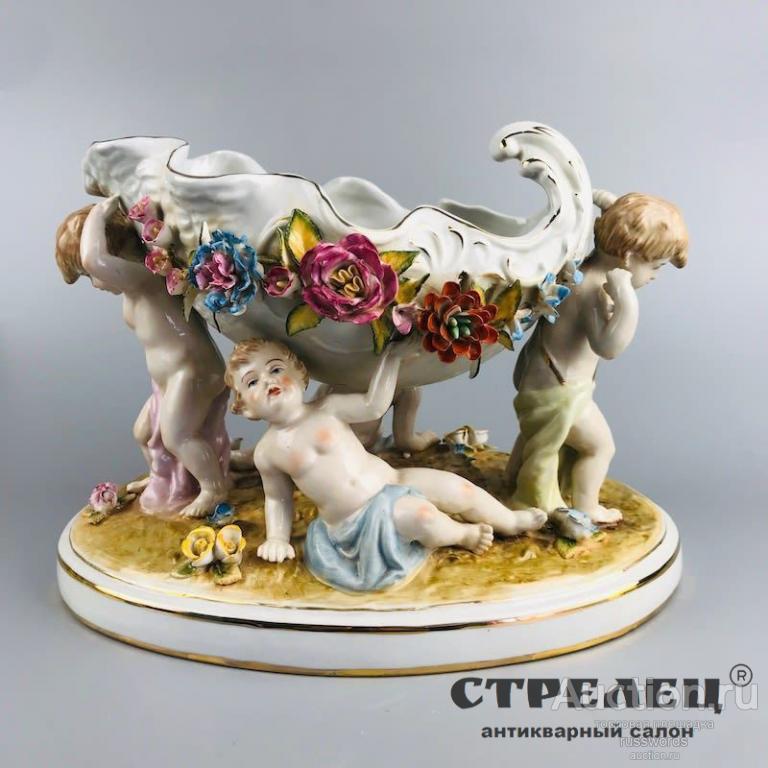 Большая фарфоровая ваза «Малыши и цветы». Германия