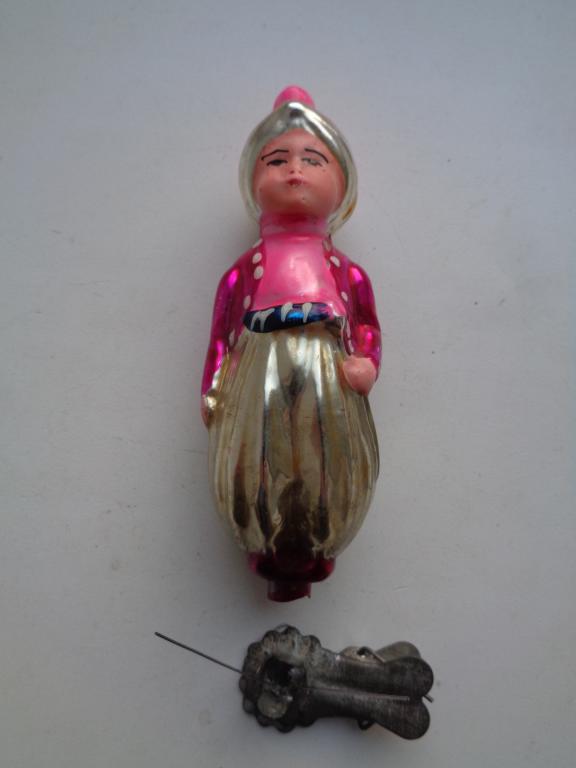 ёлочная игрушка девочка,маленький Мук,стекло СССР.