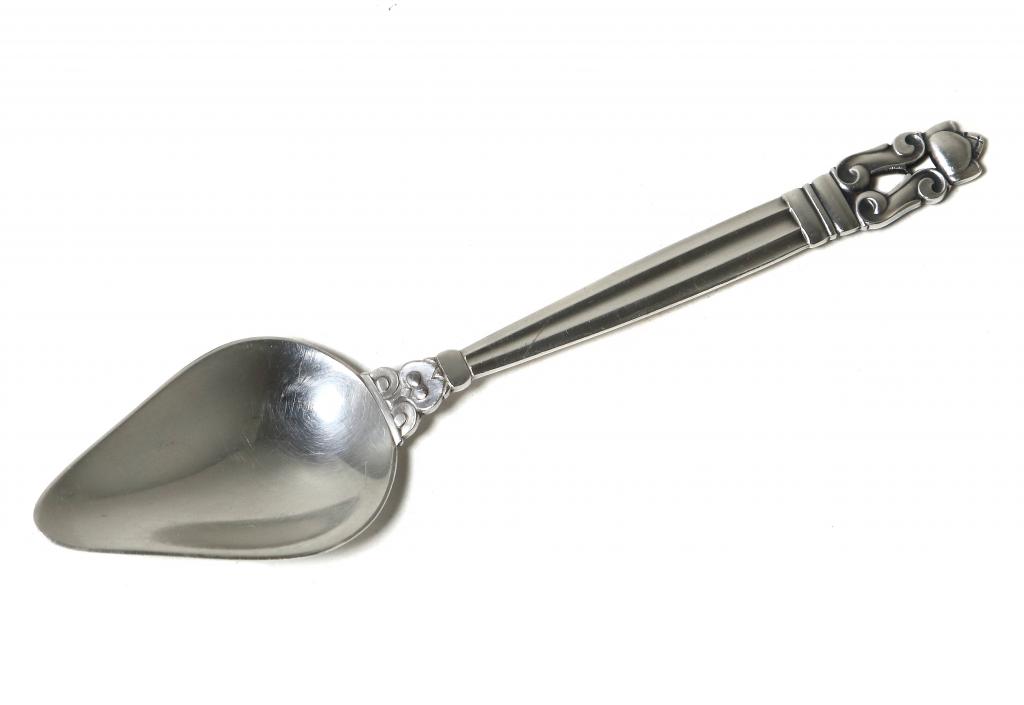 Серебряная сервировочная ложка. Georg Jensen.