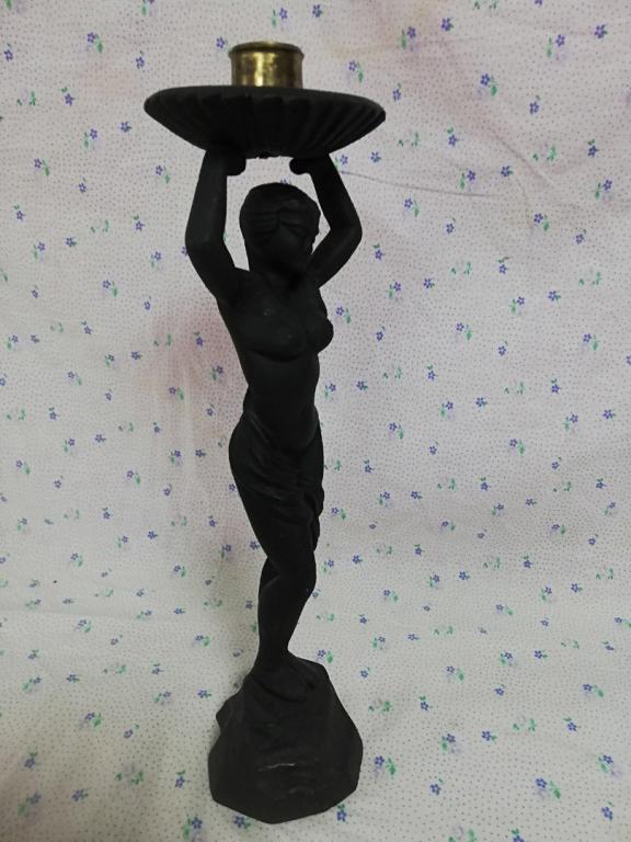 Подсвечник статуэтка девушка ню  с чашей немагнитный металл литье меднение