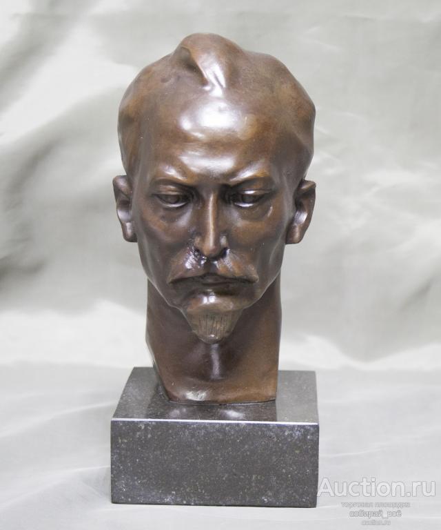 Бюст Дзержинский, бронза, подставка искусственный камень, высота 20 см, подставка 9х9 см  (39)