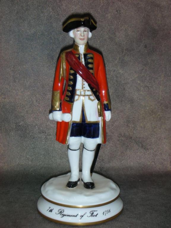Статуэтка. Фарфор. Солдат. Офицер 7-го полка пехоты 1756. Michael Sutty. Англия